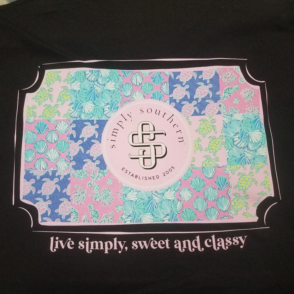 Black w/ Pastel Patchwork Turtle Swarm Logo Shirt Simply Southern NWT - Picture 2 of 3